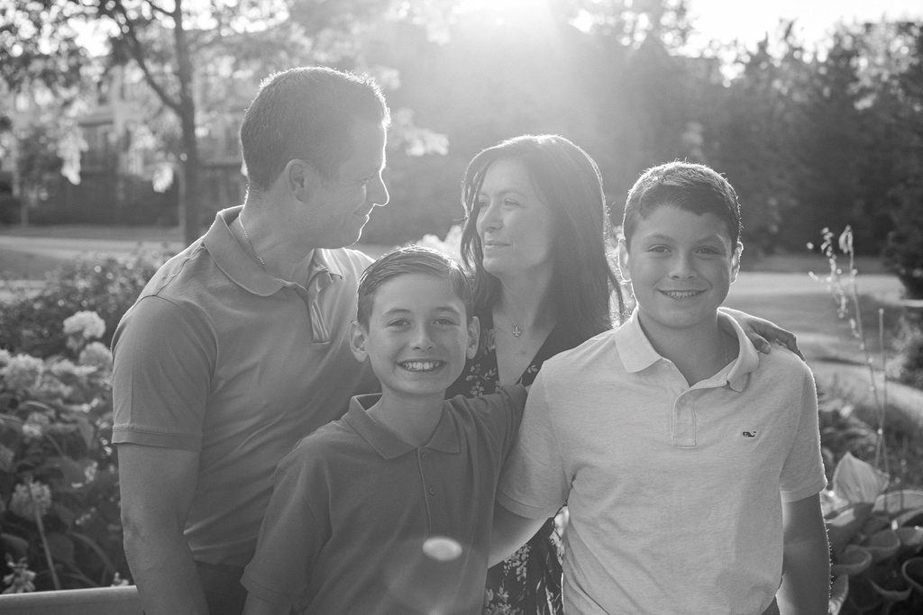 Summer family photography session at Watson’s Mill in Manotick, Ontario by Brooklyn Conroy Photography.