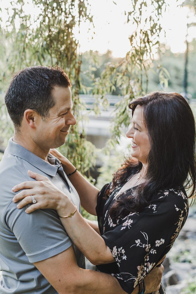 Summer family photography session at Watson’s Mill in Manotick, Ontario by Brooklyn Conroy Photography.