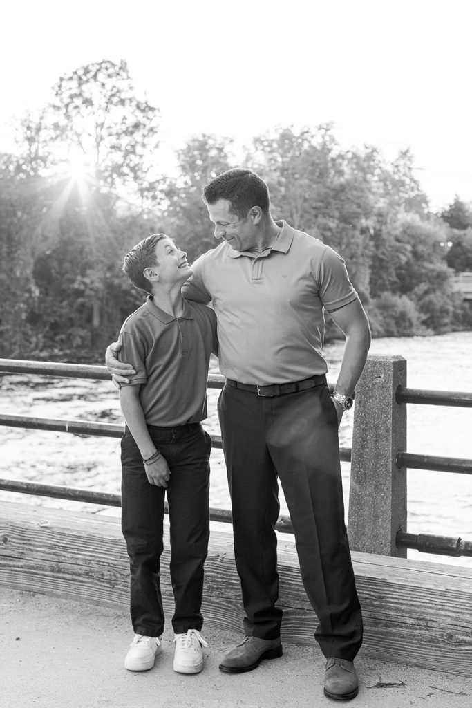 Summer family photography session at Watson’s Mill in Manotick, Ontario by Brooklyn Conroy Photography.