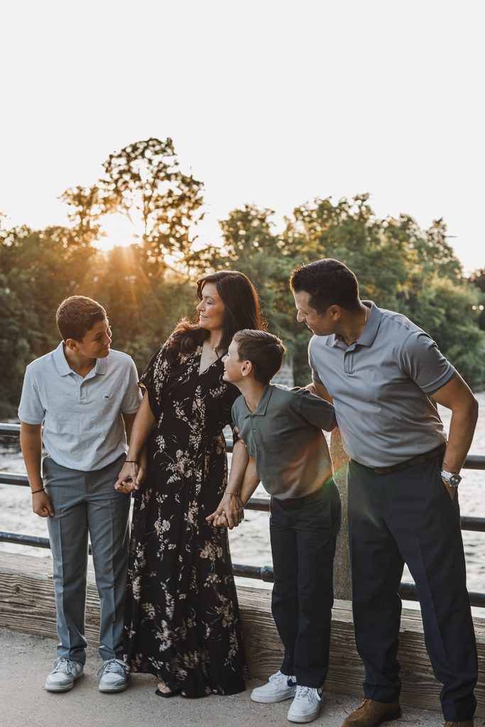 Summer family photography session at Watson’s Mill in Manotick, Ontario by Brooklyn Conroy Photography.
