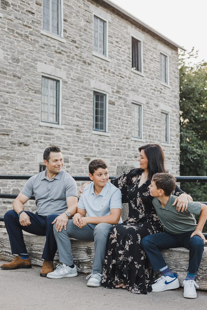 Summer family photography session at Watson’s Mill in Manotick, Ontario by Brooklyn Conroy Photography.